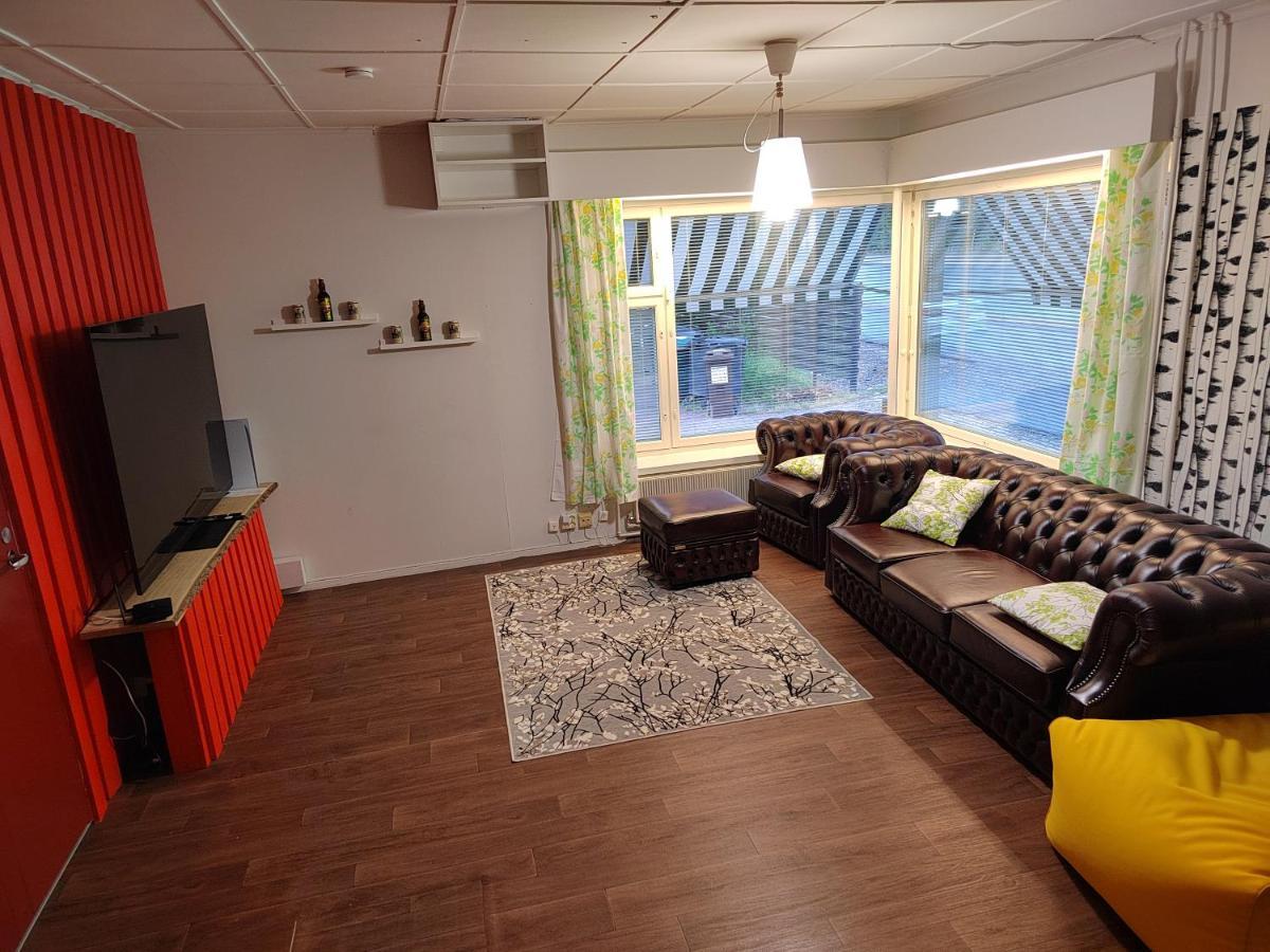 Relax & Recharge - A Unique Suite With A Touch Of Luxury - Hot Tub And Sauna Inspired Decor #Not A Real Sauna# Easy City Access - Direct Train 15 Min To City Helsinki Zewnętrze zdjęcie