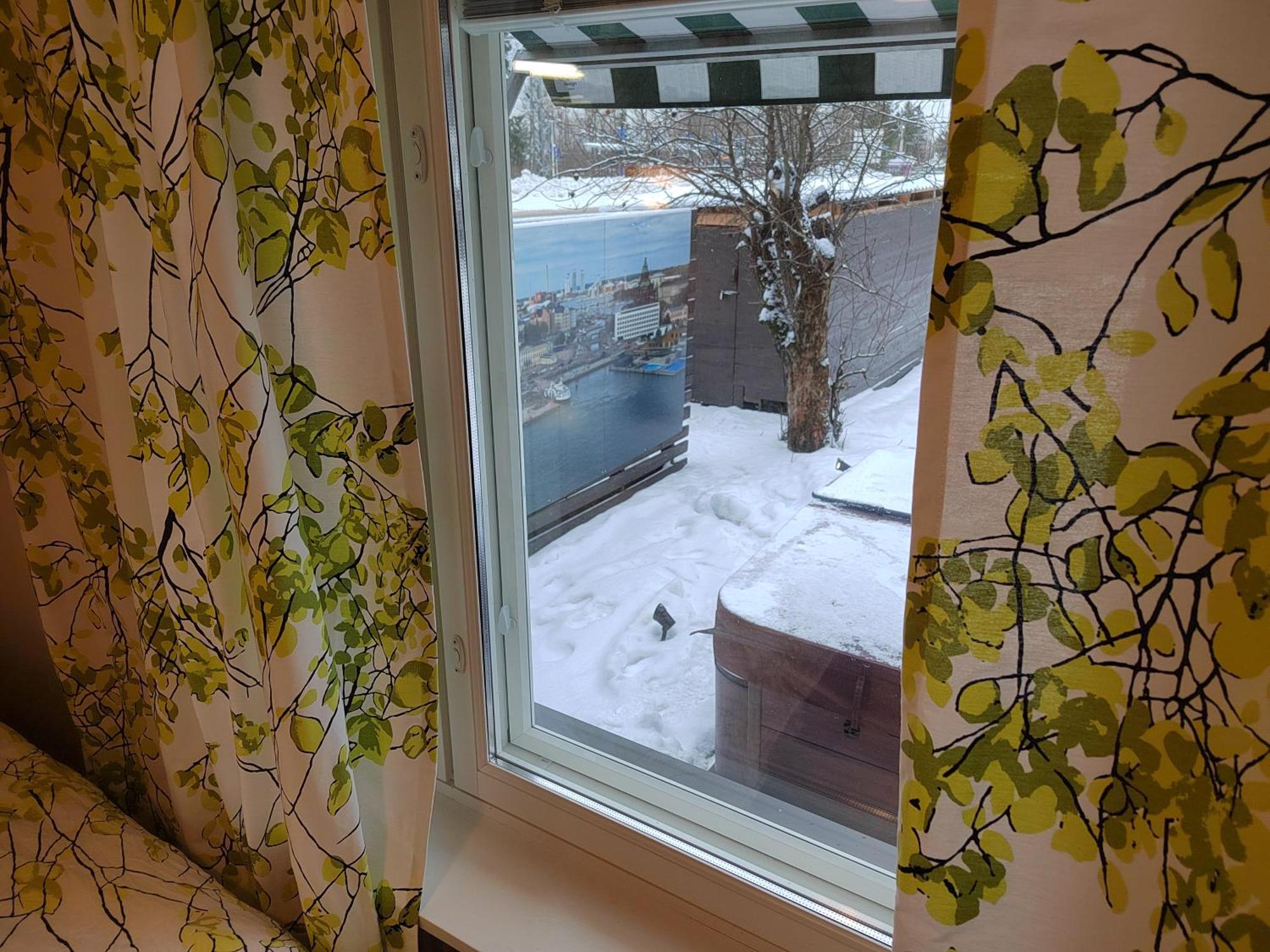Relax & Recharge - A Unique Suite With A Touch Of Luxury - Hot Tub And Sauna Inspired Decor #Not A Real Sauna# Easy City Access - Direct Train 15 Min To City Helsinki Zewnętrze zdjęcie