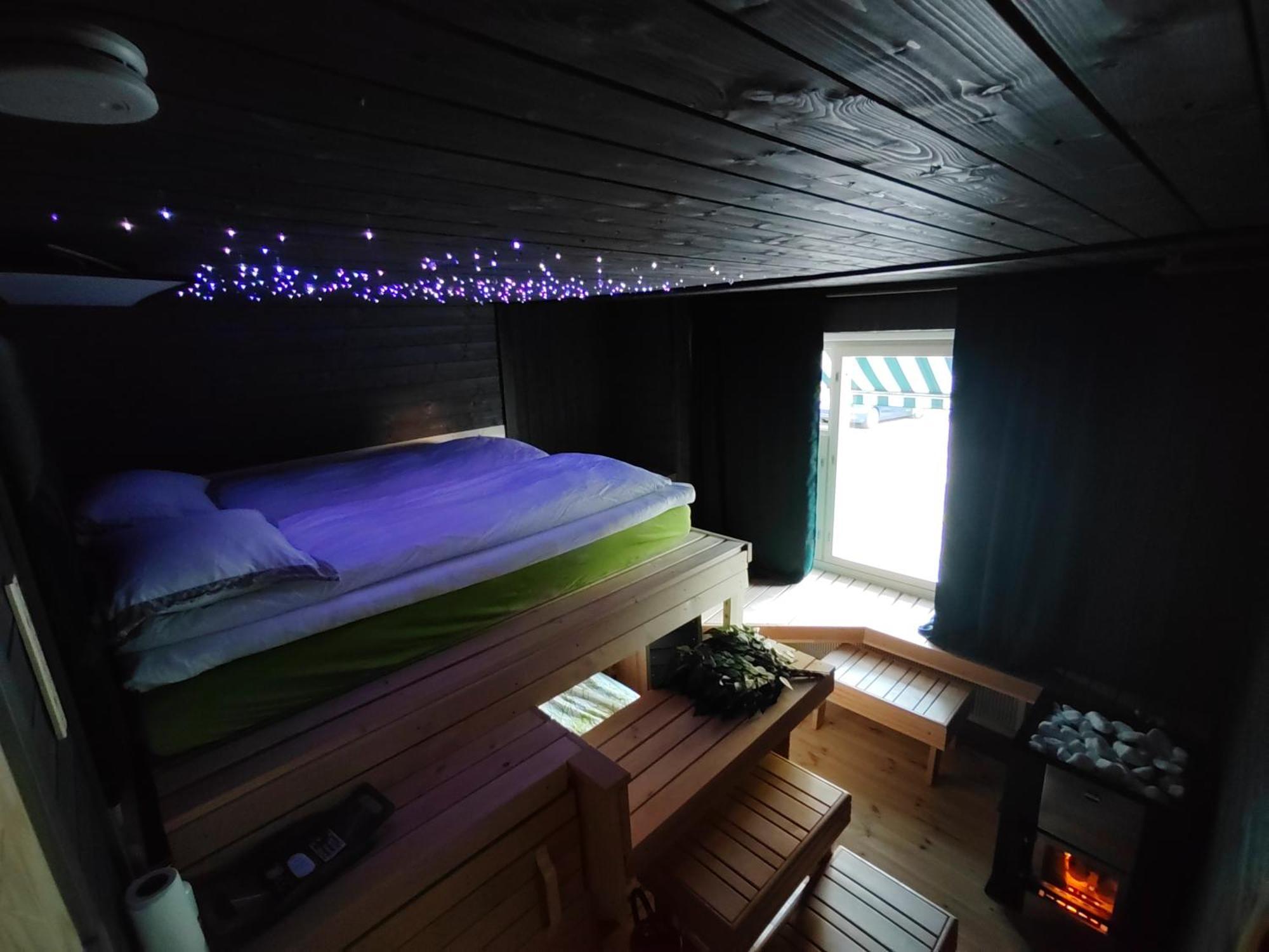 Relax & Recharge - A Unique Suite With A Touch Of Luxury - Hot Tub And Sauna Inspired Decor #Not A Real Sauna# Easy City Access - Direct Train 15 Min To City Helsinki Zewnętrze zdjęcie