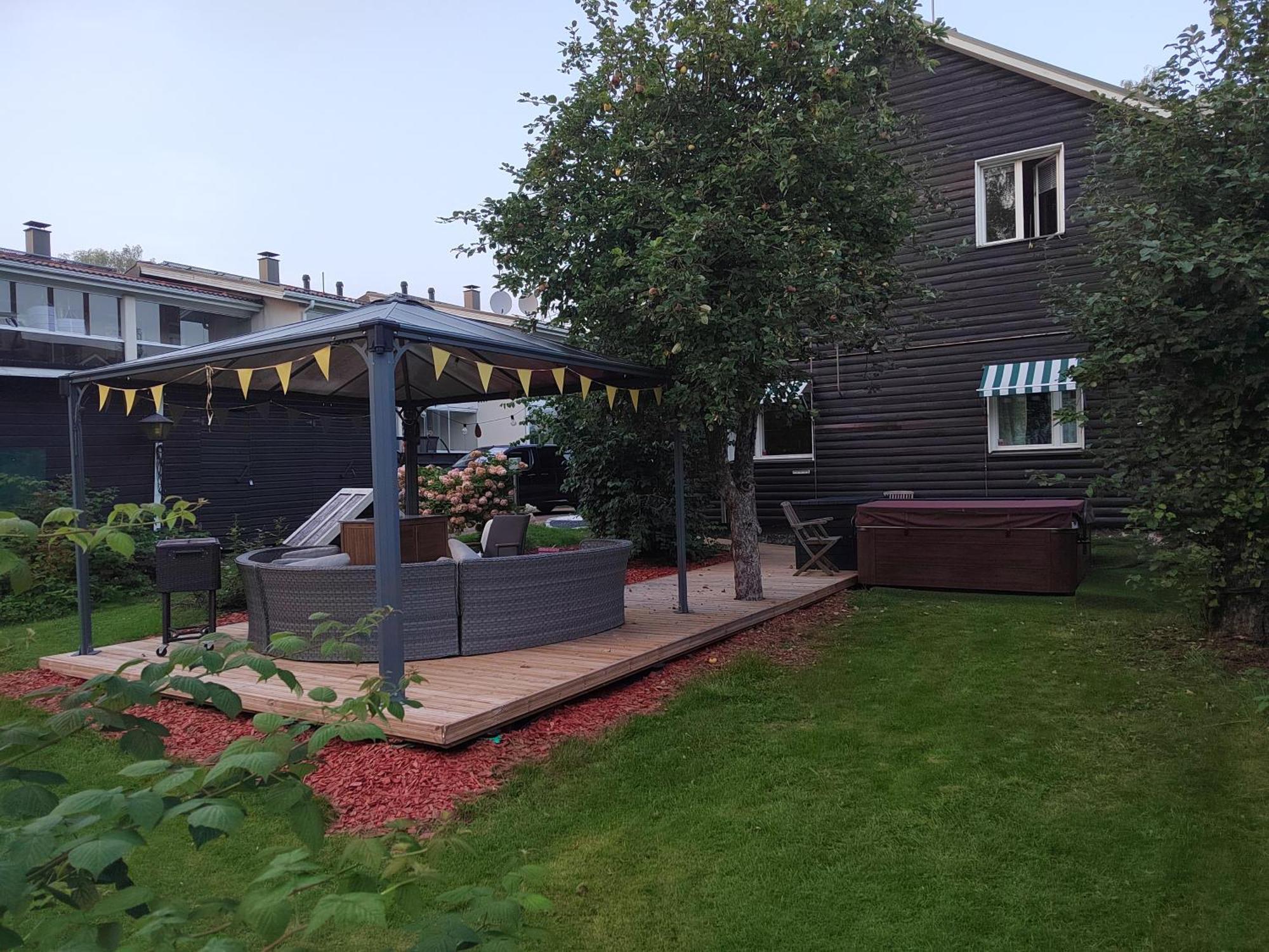 Relax & Recharge - A Unique Suite With A Touch Of Luxury - Hot Tub And Sauna Inspired Decor #Not A Real Sauna# Easy City Access - Direct Train 15 Min To City Helsinki Zewnętrze zdjęcie