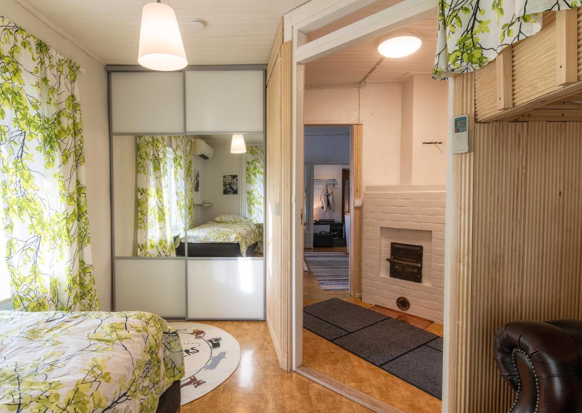 Relax & Recharge - A Unique Suite With A Touch Of Luxury - Hot Tub And Sauna Inspired Decor #Not A Real Sauna# Easy City Access - Direct Train 15 Min To City Helsinki Zewnętrze zdjęcie